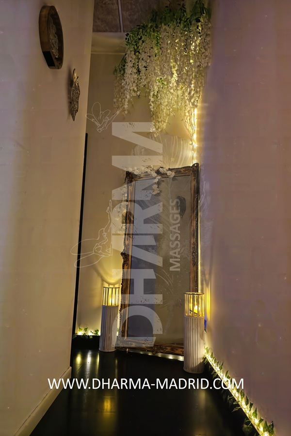 massage-parlor-in-madrid-400x600
